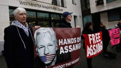 Manifestantes británicos piden la liberación de Assange./AFP.