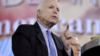El senador republicano por Arizona John McCain advirtió hoy a sus compañeros de partido en la Cámara de Representantes de EEUU que el 2015 no será un buen año para discutir y aprobar la reforma migratoria en tanto que estarán inmersos en las primarias presidenciales.