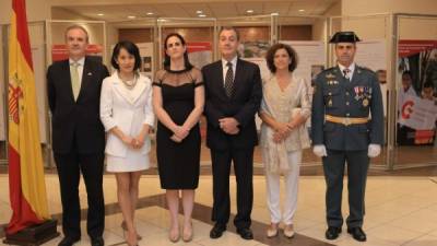 Guillermo Kirkpatrick, Naomi Ohki, María Rodríguez, Emilio González, Cristina Ortega y Sebastián Vallez