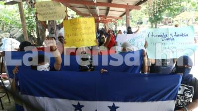 Los estudiantes salieron en una manifestación por el bulevar de la Unah-vs.