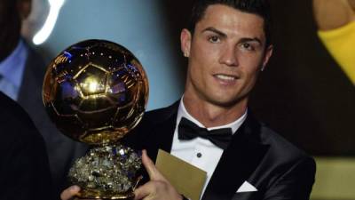 El delantero portugués del Real Madrid, Cristiano Ronaldo, es el actual ganador del Balón de Oro 2013.