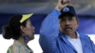 Ortega y Murillo lideraron un acto público, ante miles de seguidores y trabajadores del Estado de Nicaragua./EFE.