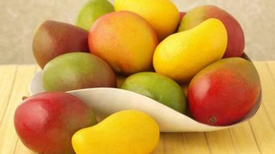 Las propiedades nutritivas del mango son variadas y permiten mantener la buena salud de nuestro cuerpo. Si consumimos esta fruta con regularidad, veremos grandes y buenos cambios en nuestra salud.