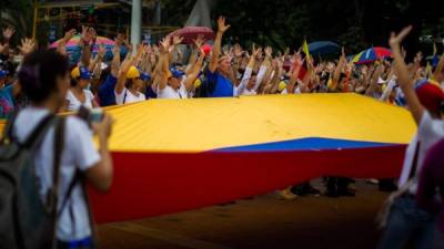 La oposición no cesa las marchas en Caracas contra el gobierno de Nicolás Maduro.