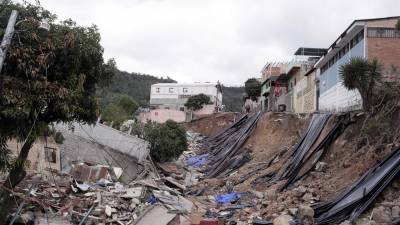 Las fuertes lluvias activaron una falla geológica que destruyó varias casas en un sector de Tegucigalpa, Honduras.