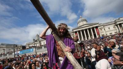 El actor James Burke como Jesús. Foto: AFP