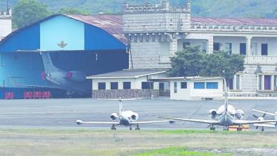 El avión fue llevado a uno de los hangares de la Fuerza Aérea Hondureña.
