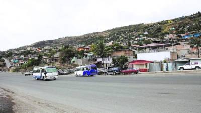 Por la zona en que se encuentran las colonias pasa un tramo del anillo periférico. Fotos: Andro Rodríguez.