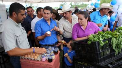La inversión en los 65 proyectos de La Estancia es de 1.1 millones de lempiras. El presidente Juan Orlando Hernández participó en la supervisión.