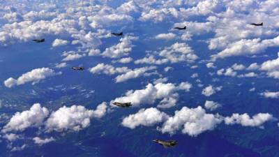 Bombarderos estadounidenses y surcoreanos participaron en las maniobras militares en la región norcoreana.
