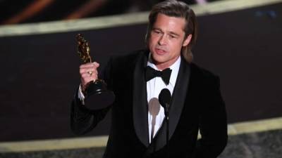 Brad Pitt dedicó su primer Óscar como actor a sus hijos con su ex esposa Angelina Jolie. AFP
