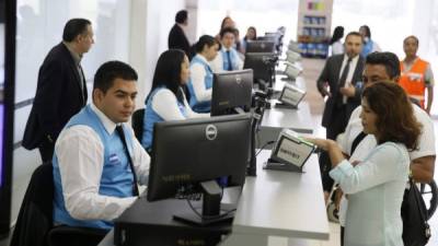 Piden a hondureños con TPS y residentes permanentes no salir de Estados Unidos.