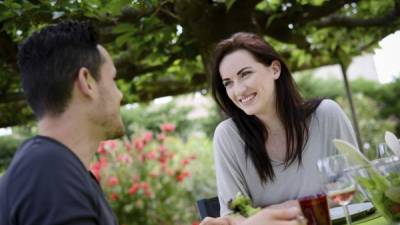 'Quieres a un esposo más detallista, sé más detallista con él. Después de nueve años juntos te aseguro que los dos han dejado de cortejarse', le aconseja la Doctora Corazón.