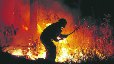 Incendios enormes se registraron en 2013. En algunos casos, hubo zonas habitadas en riesgo, en especial en la capital.