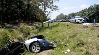 La colisión entre el autobús y la camioneta ocurrió ayer en la mañana en la carretera que de El Progreso conduce a Tela.