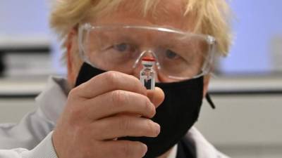 Johnson celebra el regreso a la vida normal con la aprobación de la vacuna de Pfizer a Reino Unido./AFP.