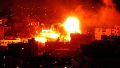 La aviación israelí destruyó este lunes el edificio de Al-Aqsa TV, la cadena del movimiento islamista palestino Hamas./AFP.