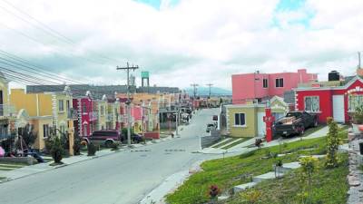 El gobierno hondureño impulsa un programa de vivienda social en que ofertan casas con valores de 350,000 a 600,000 lempiras.