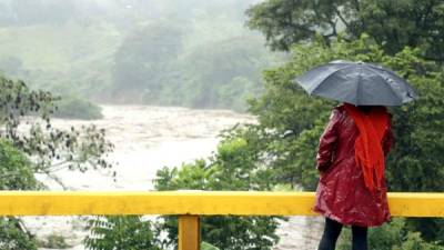 La lluvia seguirá por el paso de una vaguada.