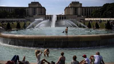 'El infierno 'está llegando''. Así definió la meteoróloga española Silvia Laplana la ola de calor que sofoca a Europa con temperaturas que rondan los 40 grados, especialmente en el sur y el este del continente, que podrían intensificarse en los próximos días en varios países.