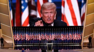 El candidato republicano a la presidencia, Donald Trump (c), en un momento del discurso que pronunció el día de cierre de la Convención Nacional Republicana, el pasado 21 de julio. EFE/Archivo