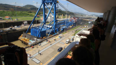 Las obras en el Canal de Panamá se realizan a medias por la reducción de empleados en los últimos meses.