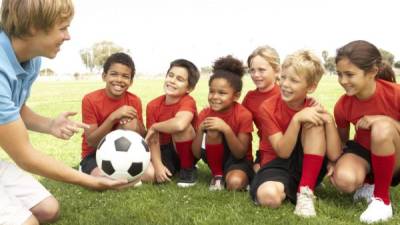 Los niños deben acondionarse antes para poder iniciar su práctica deportiva.