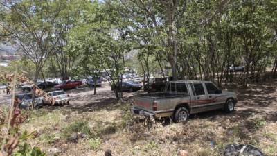 Este es el terreno del Injupemp negociado por Andrés Torres, no presenta mejoras y es utilizado como parqueo.