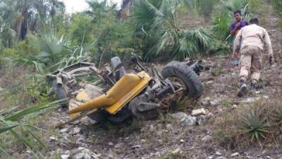 El vehículo quedó destrozado tras el accidente.