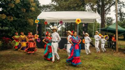 El evento de inauguración estuvo acompañado de cuadros de danzas folklóricas.