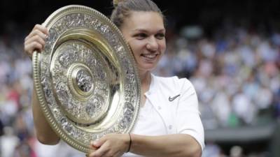 Simona Halep mostró una increíble determinación para vencer a la legendaria Serena Williams, sumando su segundo título de Grand Slam, e infligiendo a la campeona una derrota que le costará olvidar. Foto AFP.