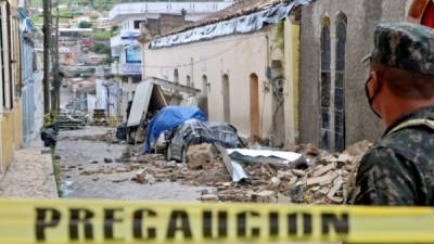 Las autoridades mantienen cerrada el área para evitar cualquier accidente.