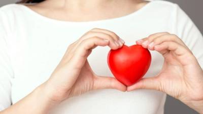 Un corazón sano ayuda a asegurarse de que se bombea la suficiente sangre a través de estos vasos sanguíneos.