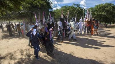 Fotografía cedida por Luis Vera de la celebración indígena Arete de Guasu en Mariscal Estigarribia (en Paraguay). EFE/Luis Vera