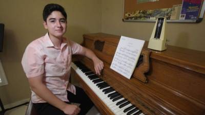 Jorge ha realizado recitales dentro y fuera de Honduras. Se ha presentado en el Conservatorio Nacional de Guatemala y otros lugares.