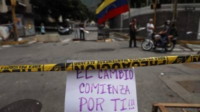 Algunas zonas de Caracas permanecieron ayer bloqueadas con barricadas levantadas por los opositores a la Constituyente, aunque pocos manifestantes salieron a las calles.