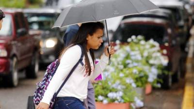 Una masa de aire frío provocará lluvias esta noche.