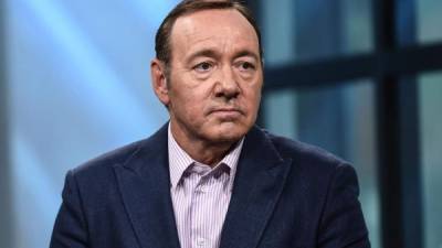 Kevin Spacey publicó la semana pasada un video en el que interpretó a Frank Underwood, su personaje de la serie House of Cards, para defender su inocencia.