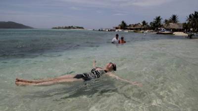 El mar de Cayos Cochinos está libre de contaminación. Fotos: Esaú Ocampo