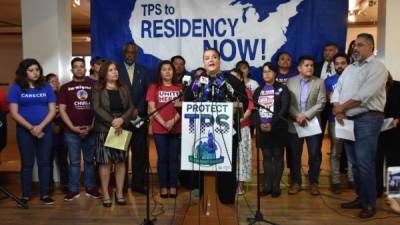 Activistas proinmigrantes en Los Ángeles advirtieron que lucharán por obtener la estadía legal y permanente en EUA. efe