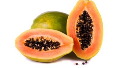 La papaya es un alimento que mejora la digestión.