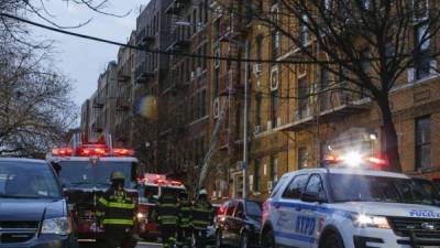 El alcande de Nueva York ha dicho que se trata del peor incendio en 'por lo menos un cuarto de siglo'. / AFP PHOTO / KENA BETANCUR