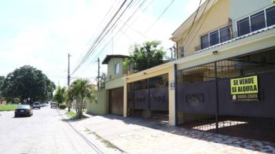 Esta es una de las casas que se ha puesto en venta en Jardines del Valle. Foto: Franklin Muñoz.