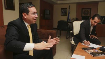 Marlon Tábora y Wilfredo Cerrato confían en que el FMI aprobará un nuevo acuerdo.
