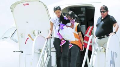 El viernes aterrizó en San Pedro Sula el segundo vuelo con 66 deportados de EUA, entre ellos 35 niños.
