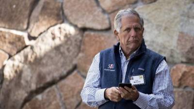 (FILES) In this file photo taken on July 5, 2016, Leslie Moonves, chief executive officer of CBS Corporation, attends the annual Allen & Company Sun Valley Conference in Sun Valley, Idaho. Six more women have stepped forward to accuse influential CBS chairman Leslie Moonves of sexual harassment and assault, as reports circulated that his negotiated departure from the network might be imminent. The New Yorker reported Sunday, August 9, 2018, that the women say they were harassed or assaulted between 1980 and the early 2000s by Moonves, who in more than two decades with the network helped lift it from last place to profitable status as America's most-watched. / AFP PHOTO / GETTY IMAGES NORTH AMERICA / Drew Angerer