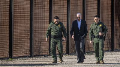 Biden visitará la frontera sur de Estados Unidos tras duras críticas por la crisis migratoria.