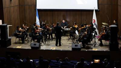 La orquesta, conformada por jóvenes de distintas partes de la zona norte del país, demostró su potencial musical adquirido con este proyecto.