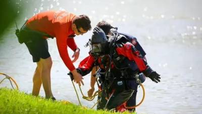 La Policía local informó que el cuerpo del menor fue encontrado en la boca de un caimán en el lago Maggiore, en el sur de la ciudad.