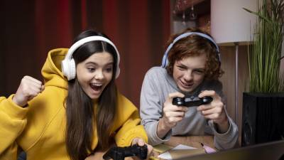 Además de propiciar el tiempo entre familia y amigos, la evidencia científica demuestra que los videojuegos contribuyen a deshacer obstáculos y facilitan el acceso a intervenciones psicológicas.
